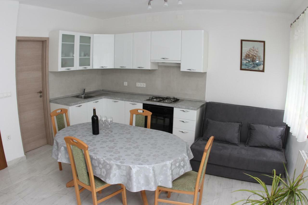 Apartmani Ivankovic Vrisnik Exteriér fotografie